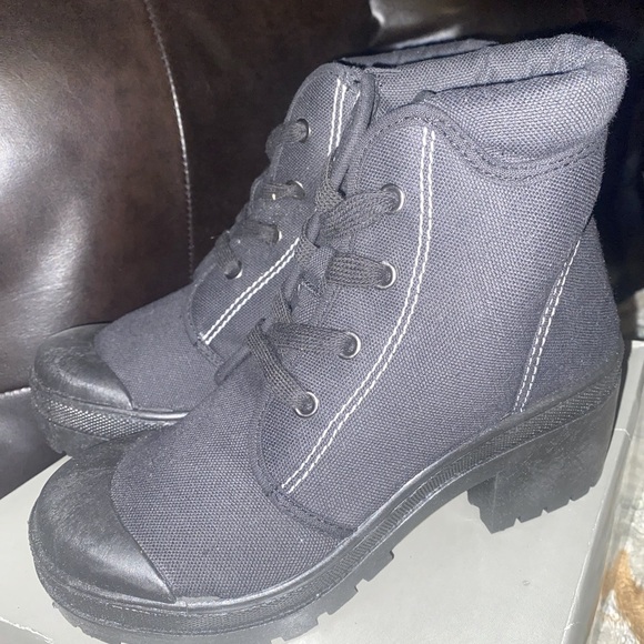 🆕 CHINESE LAUNDRY’s ON YOUR FEET Brand Women's Black Ankle Boots Size 6 -New- - Picture 5 of 14